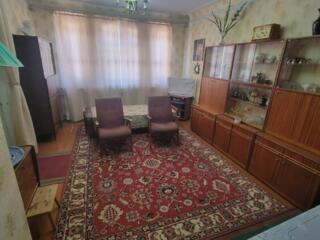 В продаже 3-ёх комнатная квартира, автономное отопление.