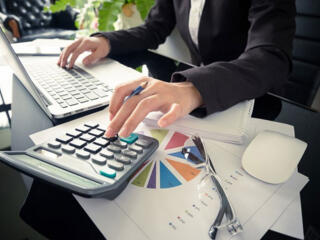 Требуется бухгалтер