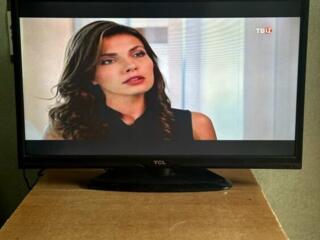 Телевизор TCL (32")