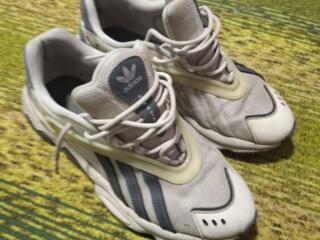 Продам кроссовки adidas oztral
