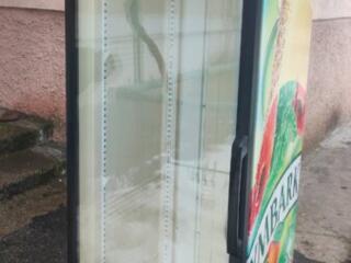 Продам холодильник 300$