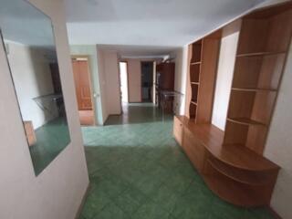 Продаётся просторная 2-комнатная квартира на улице Тополевая улица, в 