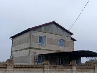 Продается современный просторный 3-уровневый дом возле города. Дом ...