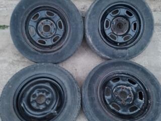 Продам комплект дисков с резиной R13 4x100.