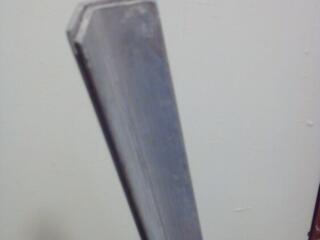 Кутник уголок металевий