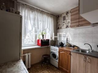 Продам 2-х ком. квартиру на Генерала Петрова