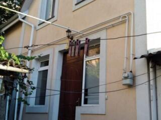 Продаётся двухэтажный дом в Кишинёве