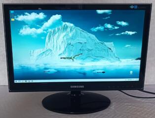 22" Samsung P2250. FullHD, VGA. LED