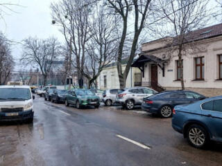 Oficiu de 100 mp. amplasat Ultracentral pe str. Alexei Sciusev ...