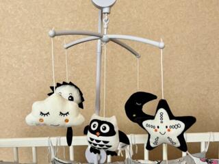 Продам детский мобиль (черно-белый)