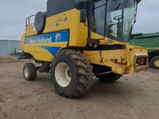 NEW Holland CSX7080