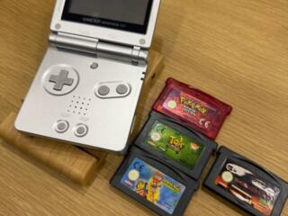 GameBoy Advance SP + картриджи