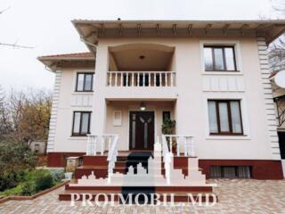 Vă propunem spre vânzare această casă în sect. Centru,str. Dâmbului, .