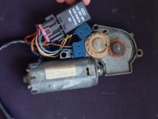 Продам моторчик на Ауди с4
