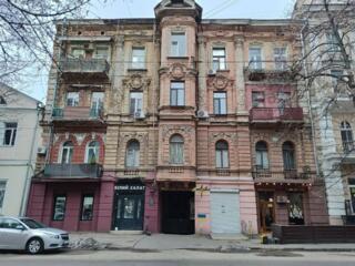 Предлагается к продаже комната в коммуне. Свет, газ, вода, ...