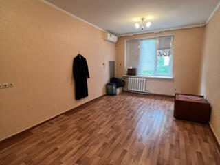 Продам 2 комнаты в Красных Казармах с ремонтом и своим санузлом