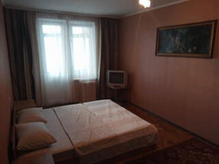 Продаю двухкомнатную квартиру в центре Кишинёва, Негруцци 4, этаж 4