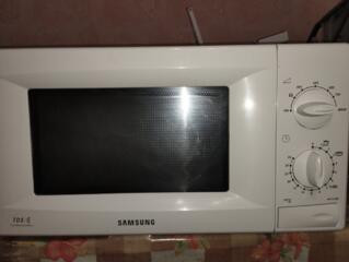 Микроволновка Samsung.