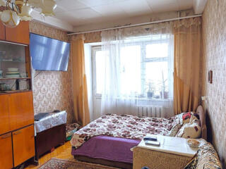 Ген. Петрова/Танцюры: продам солнечную 2-комн. квартиру на Черемушках!