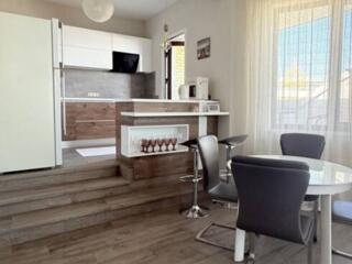 Предлагается к продаже уникальная квартира с просторной террасой и ...