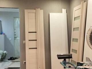 Монтаж дверей и ламината