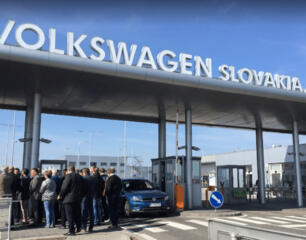 Словакия - вакансия для мужчин на авомобильном заводе