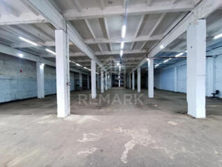 Depozit de 450 mp. pe str. Petricani, cu rampă ș teritoriu aferent. ..