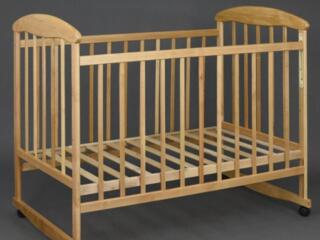 Продам деревянную детскую кроватку