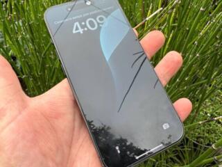 Продам IPhone 15 Pro