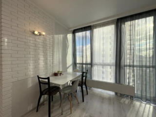 Продам квартиру с ремонтом в  ЖК «Приморские Сады»