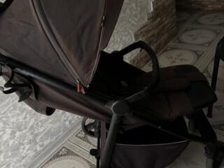 Продам прогулочную коляску Carrello Bravo