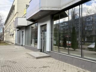 Se dă în chirie spațiu comercial de 250 m.p în sectorul Botanica. ...