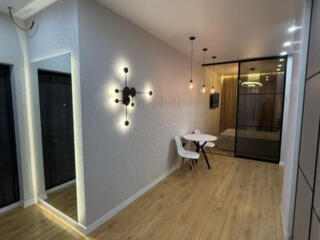 Продам квартиру - студию 33 кв. м., 10/26, новый дом, жк Акрополь-3.