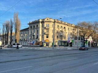 Apartament cu 3 camere, Centru.