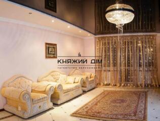 БЕЗ КОМИССИИ! Сдается 3-х к.кв. возле м. Печерская по ул. ...