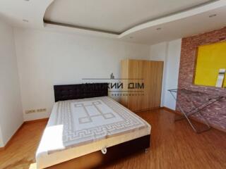 Оренда квартири по вул. Здолбунівська 3Г. Площа 65/20/25 кв. м., ...