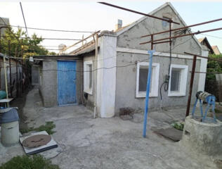 Продам дом под капитальный ремонт. Два раздельных заезда. Можно ...