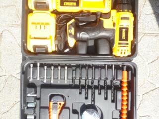 Noua mașină de găurit cu acumulator DeWALT
