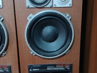 Продаются колонки магнитофоны