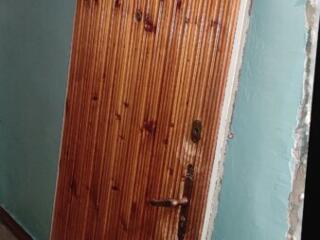 Дверь входная металлическая 0.9 х 2.10