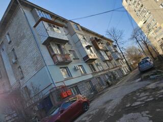 Продаётся 3к 2/5 Кишинёв Ботаника