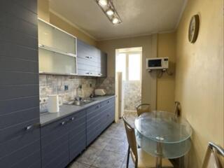 Предлагается к продаже уютная и светлая 2-комнатная квартира в одном .