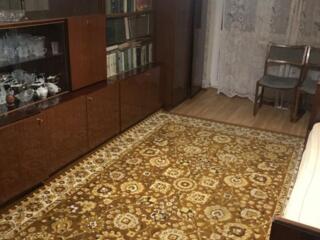 Продажа двухкомнатной квартиры на ЧЕРЕМУШКАХ