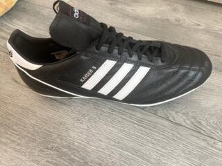 Продам бутсы Adidas