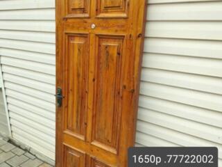 Деревянная дверь