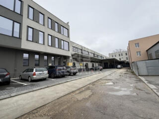 Chirie spațiu comercial / oficiu cu locuri de parcare.  Amplasat la ..