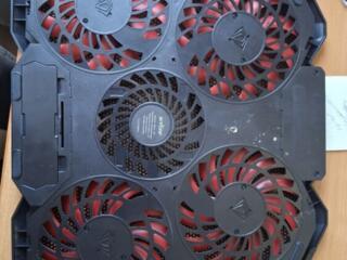 Охлаждающая подставка для ноутбука.