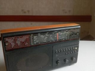 Приёмники ВИНТАЖ НЕДОРОГО-" ВЕРАС-РП-225"-350р;; АВВА-РП8330 -200р.;
