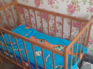 Детская кроватка полный комплект матрас подушка одеяло