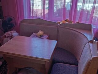 Продам кухонный уголок + стол Торг